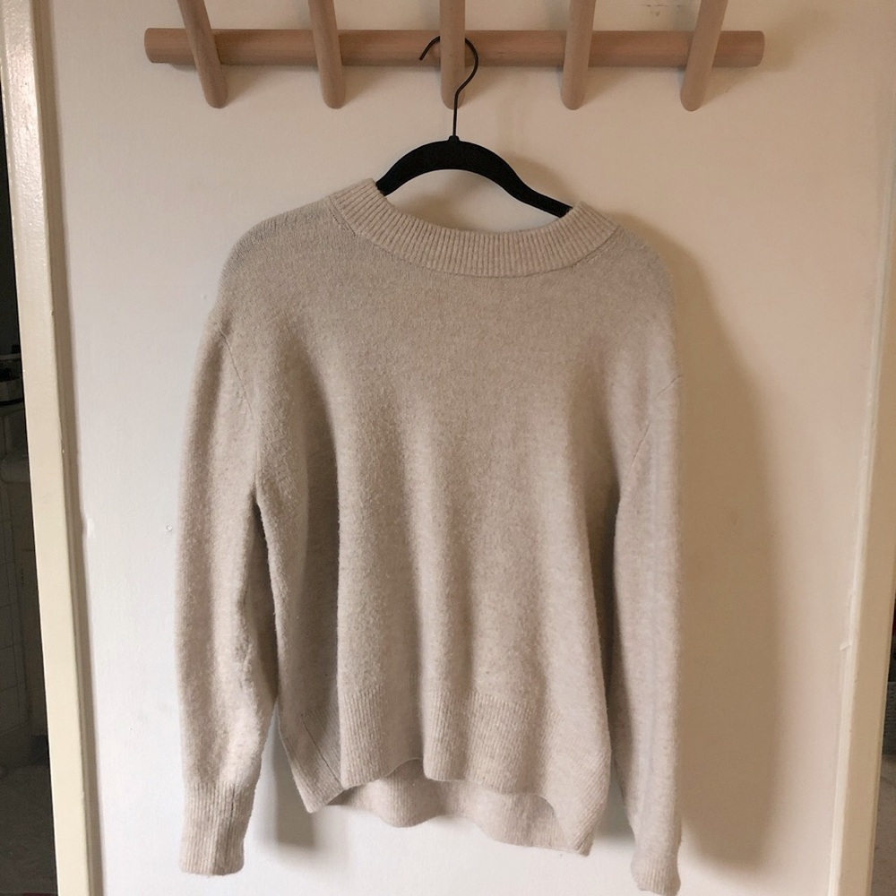 H & M cream sweater 🌷